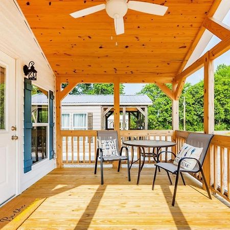 4 Heron Haus, Luxury Tiny House, Pet Friendly, Mins To Downtown غنترسفيل المظهر الخارجي الصورة