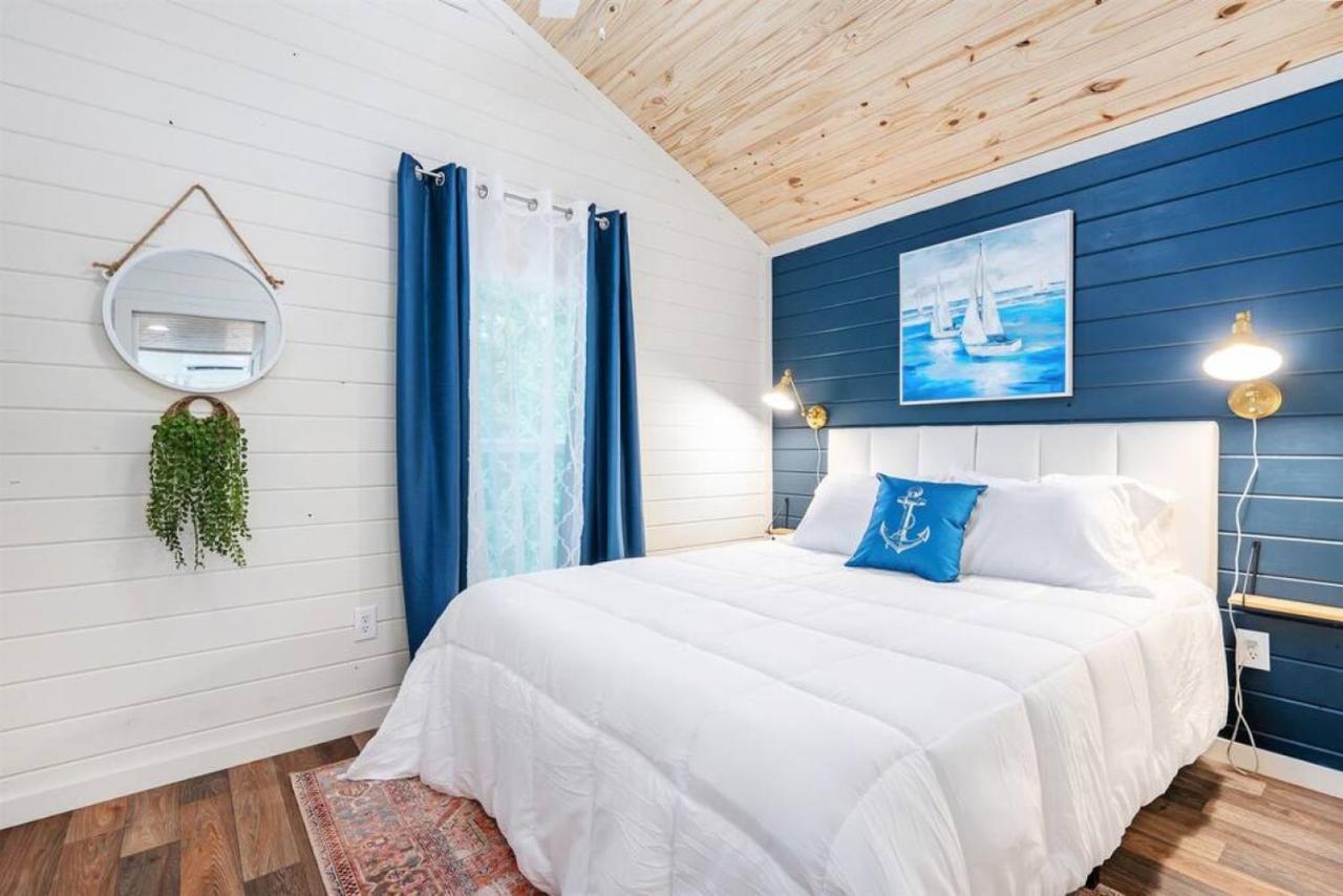 4 Heron Haus, Luxury Tiny House, Pet Friendly, Mins To Downtown غنترسفيل المظهر الخارجي الصورة