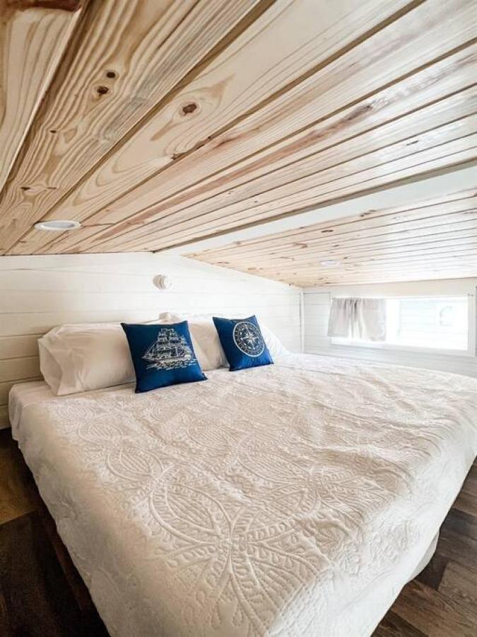 4 Heron Haus, Luxury Tiny House, Pet Friendly, Mins To Downtown غنترسفيل المظهر الخارجي الصورة