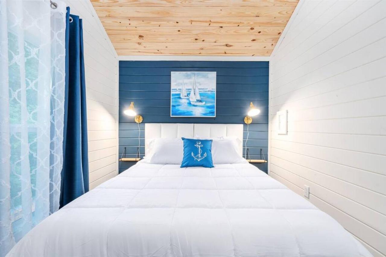 4 Heron Haus, Luxury Tiny House, Pet Friendly, Mins To Downtown غنترسفيل المظهر الخارجي الصورة